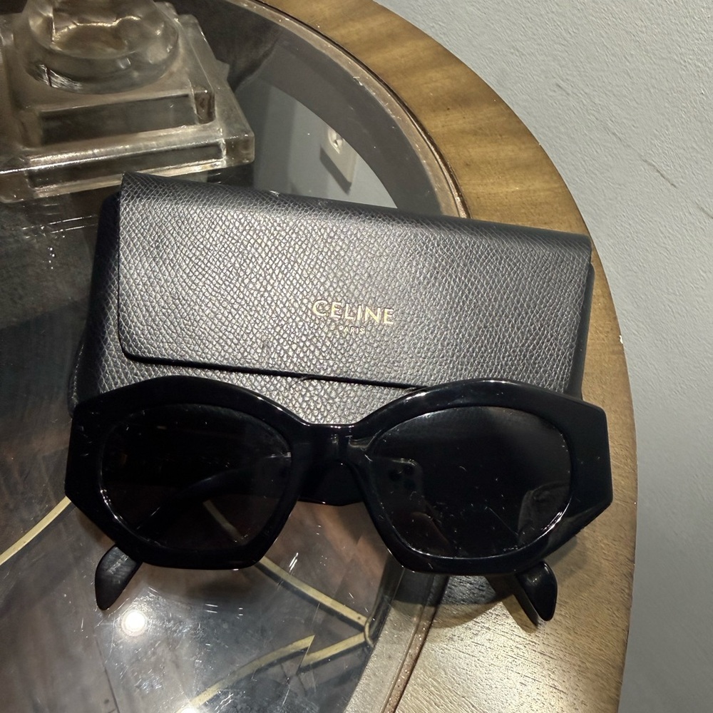 Celine CL40238U 01A 55mm Cat Eye Black Sunglasses / no Celine case - Picture 5 of 9